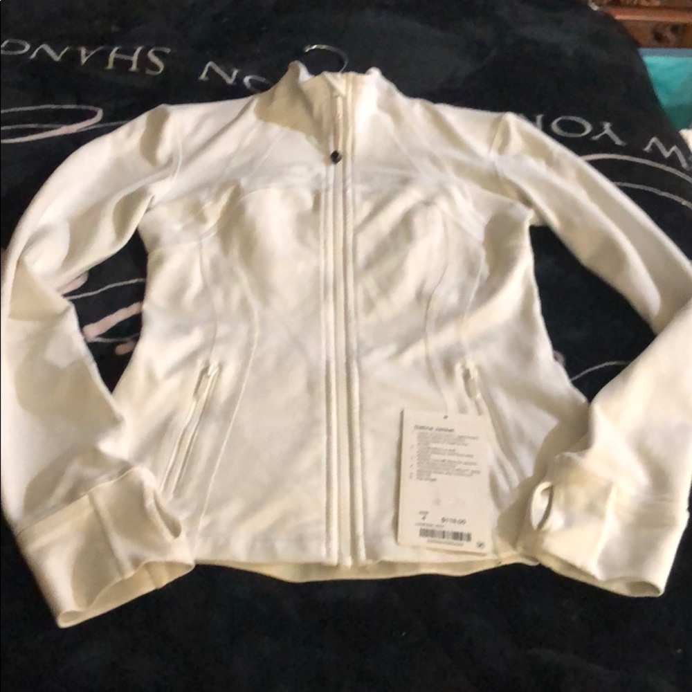 Lululemon White Define Jacket Slimfit Size 4